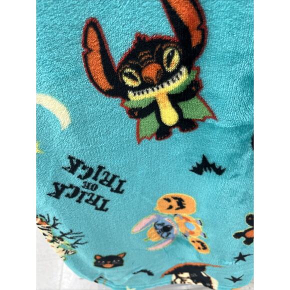 *TikTok Viral* Stitch Halloween Plush Throw (Disney) 2024 - Picture 8 of 14